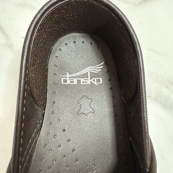 Dansko Professional Clog Size EU 38 US 8 Camo Leather Work Shoe Slip-On Platform - Picture 4 of 12